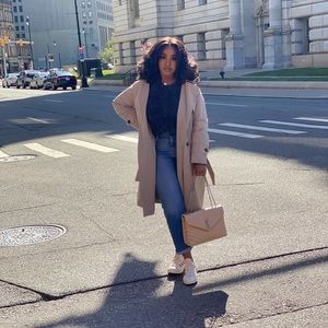 Meet your Posher, Nia